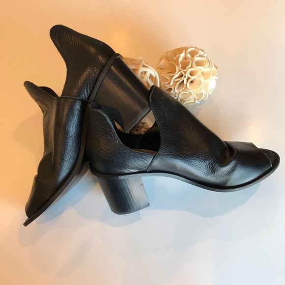 Chinese laundry “Carlita” Leather Peep-Toe Booties - Picture 3 of 8